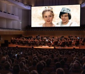 DREI HASELNÜSSE FÜR ASCHENBRÖDEL - FILM MIT LIVE-ORCHESTER