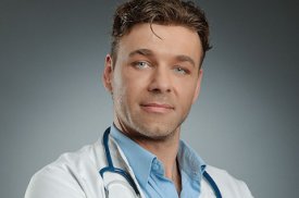 MACHEN SIE SICH SCHON MAL FREI! - FRAUENARZT DR. LÖCHLER ...UNTERSUCHT!