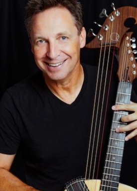 Stephan Bormann: Traveler On Guitar