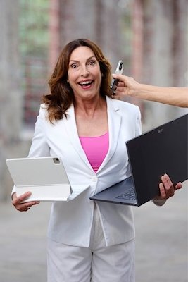 ANDREA VOLK: FLURFUNK! BÜRO UND BEKLOPPTE